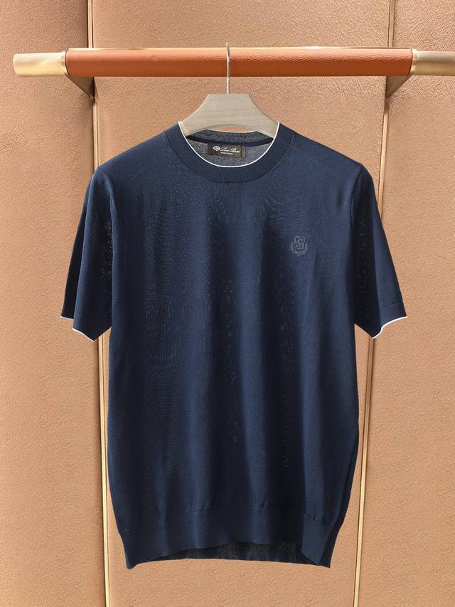 颜色:咖啡色 白色 蓝色 颜色:码数:M-3Xl lp超级爆款推荐 春夏新品男装系列爆款圆领针织衫 作为年度最是经典单品 经过设计重新演绎 独特风格设计 简约大