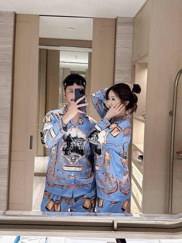 派家原创 新款上市 Og 高端家居服套装 长袖长裤 情侣男女同款 采用高定韩国丝面料 上身效果舒适 尺码M 3Xl 真丝产品切勿机洗 建议手洗或者洗衣袋洗