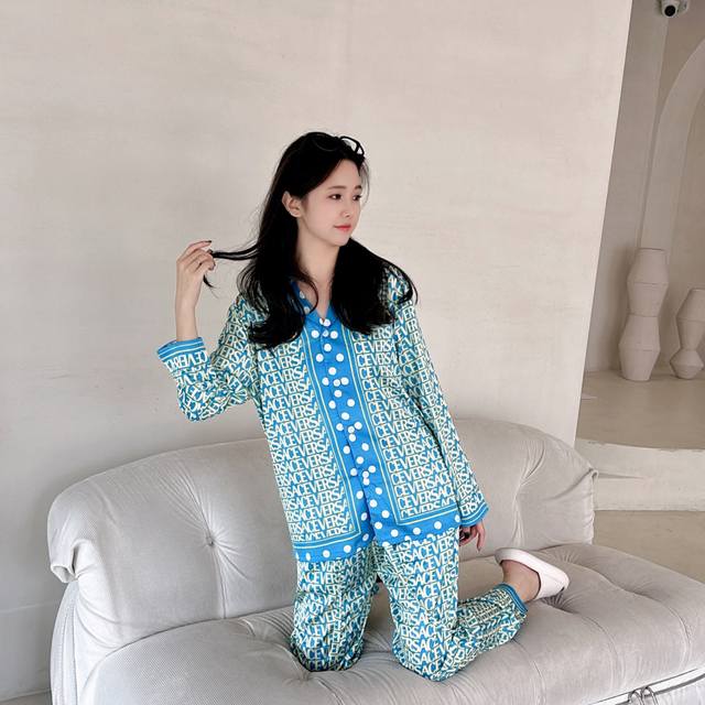 派家原创 新品 范家高端家居服套装 长袖长裤 男女同款 采用高定韩国丝面料 上身效果舒适 尺码M 3Xl 真丝产品切勿机洗 建议手洗或者洗衣袋洗