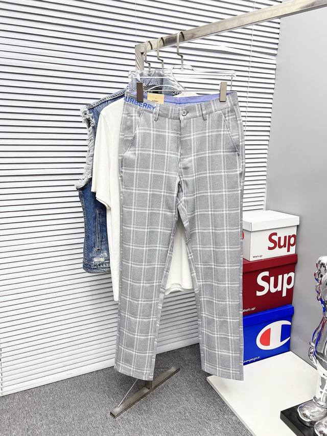 巴宝莉 新款来袭 2025春夏新款新品 专柜有售 实体店极品休闲裤专柜原版1:1好货 适合各个年龄段 市场最高版本的欧洲进口面料 舒适柔软亲肤 上身效果超级棒时