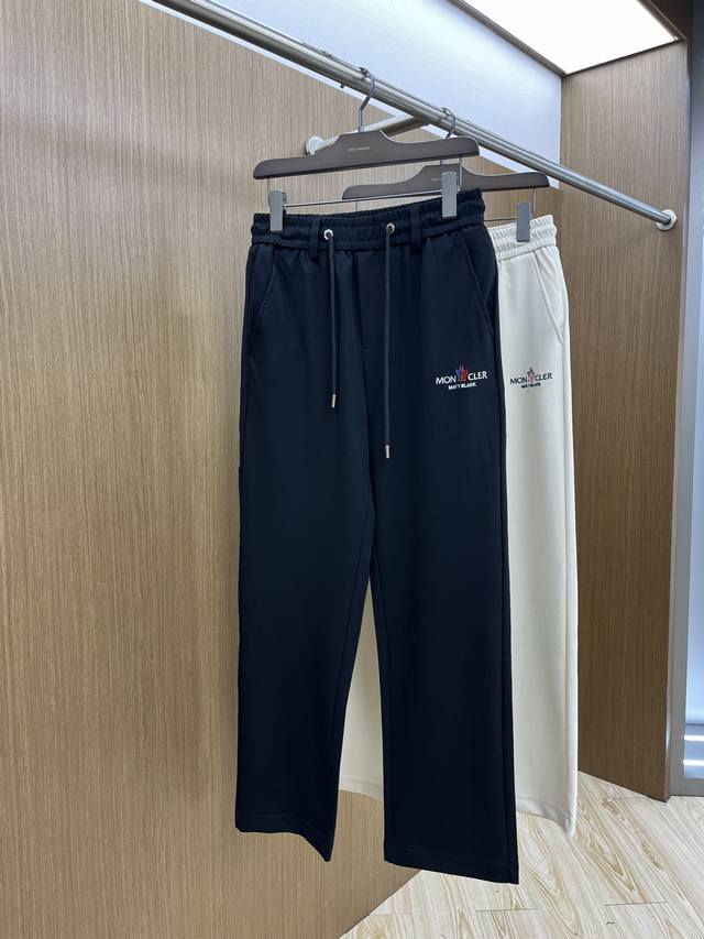 高端货品 Mon 2540春夏新款休闲裤 官网同步发售 品牌经典Logo休闲裤 定制面料 舒适度极好 手触感强烈 辨识度极高 Fdh完美品相工艺 颜色 黑色 白