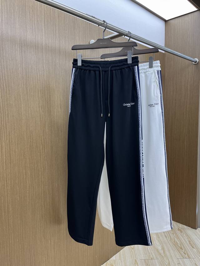 高端货品 Cd 2540春夏新款休闲裤 官网同步发售 品牌经典Logo休闲裤 定制面料 舒适度极好 手触感强烈 辨识度极高 Fdh完美品相工艺 颜色 黑色 白色