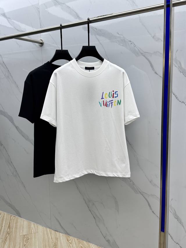 Louis Vuitton 路易威登 2025Fw春夏新品圆领打底外穿T恤 立体感Logo常规半袖纯棉打底T恤 棉 手感面糯有骨感 柔而有韧性 工艺处理 韧性和