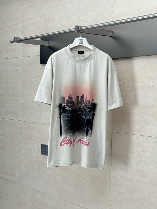 balenciag* 巴黎Blcg 25新款 洛杉矶水洗夜景印花短袖 面料采用220克 百万一体机圆筒布侧身无车缝线跟原版一致 阿苏特染料成衣染色 单次染色4小