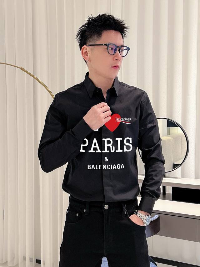 巴黎世家 专柜最新款男士必备款衬衫 100%天然棉 舒服透气 原单狠货 原版面料 柔软舒适 上身高端又奢华 足够场面的档次 这款衬衫无不骄傲的让你满意有面子 尺