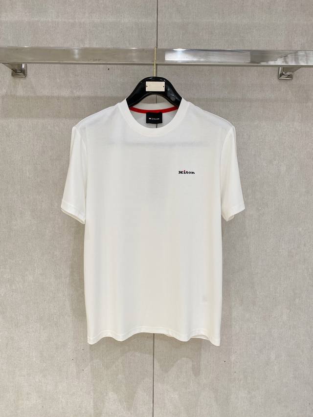 Kiton 2025新款原单男士休闲打底短袖T恤 高端定制 高版本 时尚百搭爆款宽松版型原版进口420克双股纯棉面料 螺纹袖口.领口衣摆 手感超柔软细腻 穿着亲