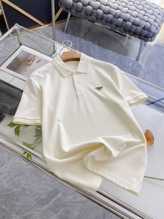 普拉达25Ss新款春夏短袖翻领T恤polo 最高版本客供定制高端朱地面料简单时尚款 拼色螺纹超级好看 经典Logo简单大方的款式 满满的高级感 四季可穿 简欧风
