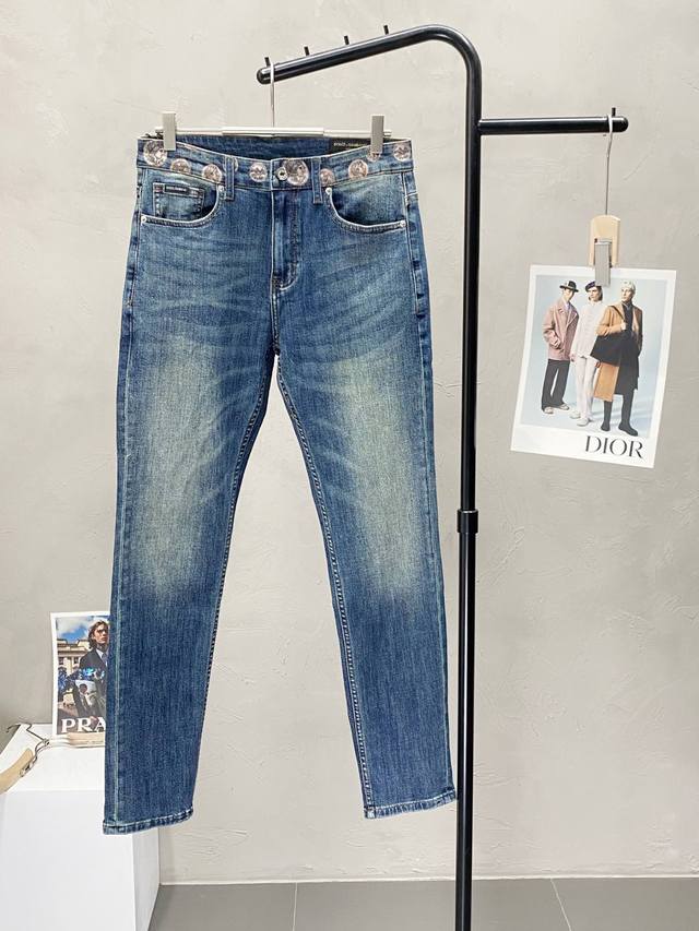 Dolce&Gabbana杜嘉班纳独家专供新款 牛仔裤 高端版本 专柜定制面料 透气舒适度高 细节无可挑剔 品牌元素设计理念 体现高品质 手感细腻柔软 呈现休闲