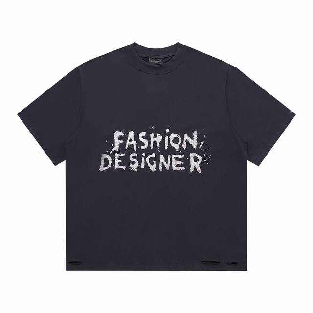高端品质 巴黎世家Balenciaga 原版高克重单纱纯棉面料 重工艺 印花 破洞 手感滑爽 L极度舒适体验 十足的高级感 都保持奢华高贵的特有的视觉质感. 颜