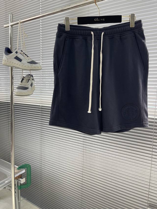 stone Island 25Ss春夏系列休闲短裤 尺码 M-3Xl 版型 宽松休闲裤 工艺 细腻的精棉卫衣面料是打造舒适柔软的重点 接触肌肤均是天然材质 亲肤