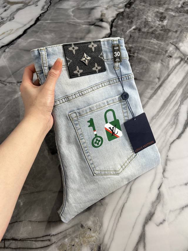 Lv 路易威登 2025春夏欧洲专柜新款 超A代购级别海外贸易公司订单货源 顶级原单高端男士定制时尚直筒牛仔裤 25Ss春夏Lv家柜台最新推出 时尚高端男士必备