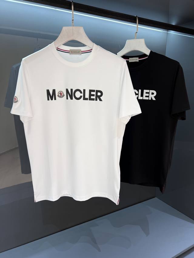 新品 Jy-高端精品 Mon*Ler 男士圆领短袖T恤 2025Ss春夏新品 效果更为简约利落,为时尚造型增添一抹独特风采...单穿内搭完美展现 刺绣标徽设计