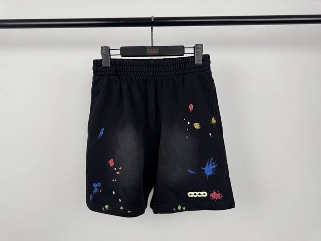 Goodbrand 做旧泼墨短裤 款号 25307 品牌自成立之初就以每一步都要有学习和思考的态度作为出发点 秉承着 时装就是艺术品 的观念 设计出许多优秀的潮