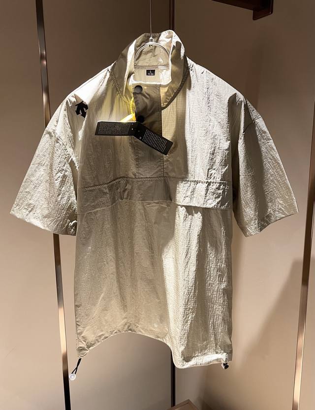 迪桑特Descente 2025春夏新款男女同款休闲套装 自1935年荣耀至今的专业运动品牌 80余年来 始终坚持 Design That Moves 以设计驱
