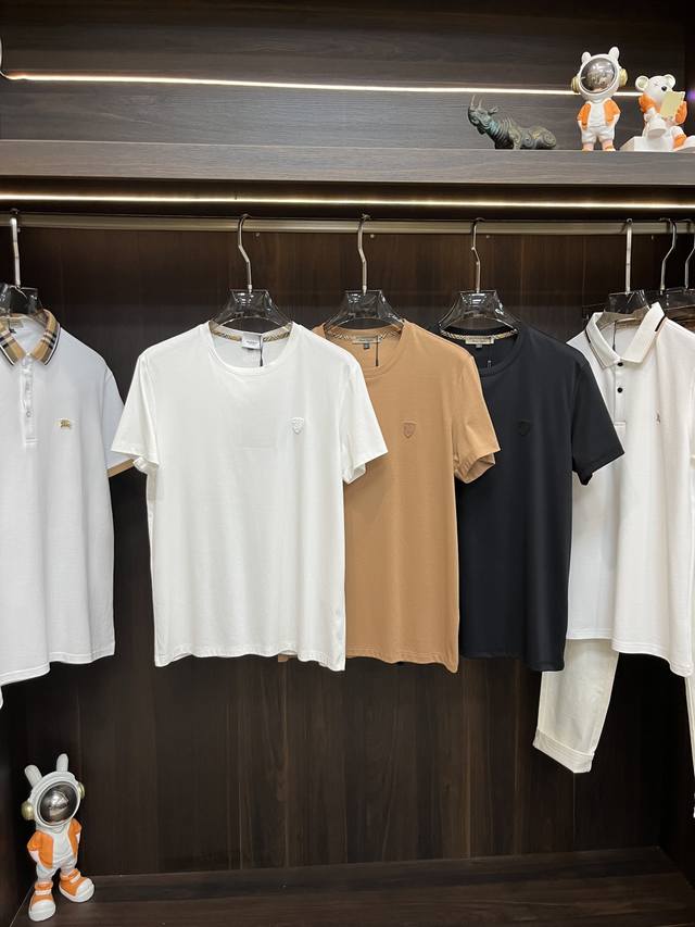 主推 Burberry 独家专供春季新款巴宝莉时尚休闲短袖 高级密针短袖高端欧版原单圆领T恤衫 透气舒适度高 细节无可挑剔 品牌元素设计理念 体现高品质 呈现休