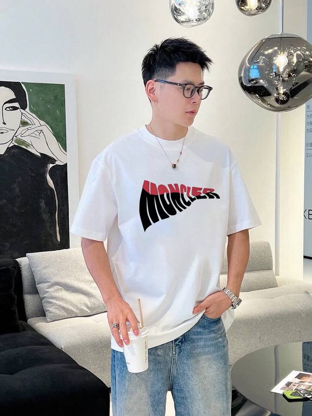 moncle*蒙-口25S新款潮牌T恤.男女同款 胸口经典品牌字母图形立体视觉.经典款式烫画设计.耐看时尚. G纯棉面料 柔软舒适.透气轻薄.顶级元素融合打造经