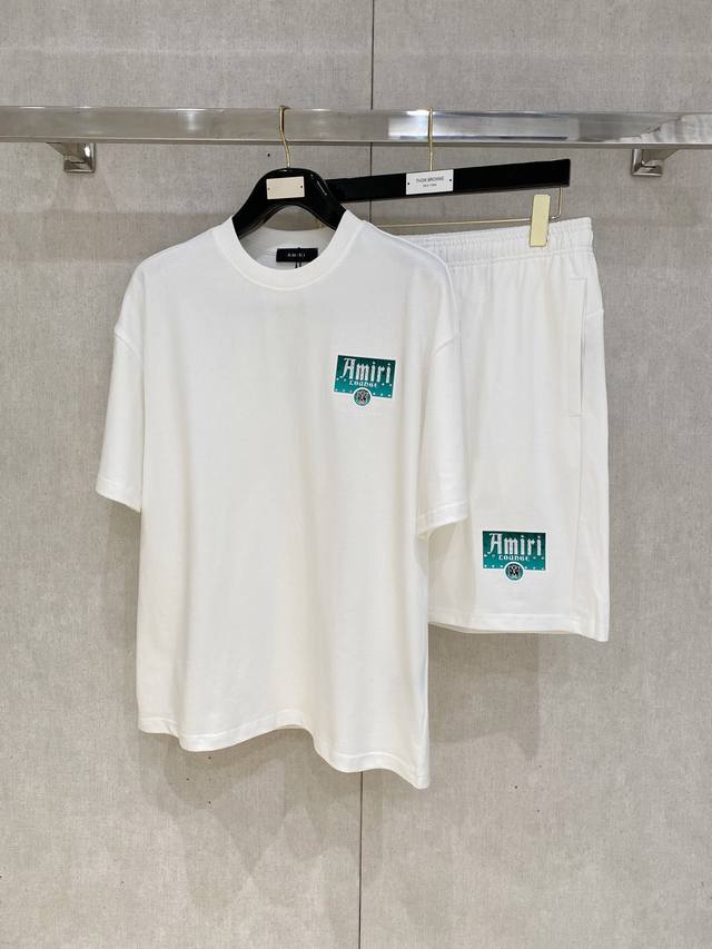 25Ss Amiri 艾米尔 重磅圆领短袖T恤短裤套装 选用 克双纱平织棉面料打造 立体印花工艺 男女同款 码数 S-Xl 颜色 黑 白 尺码表 上衣 s 胸围