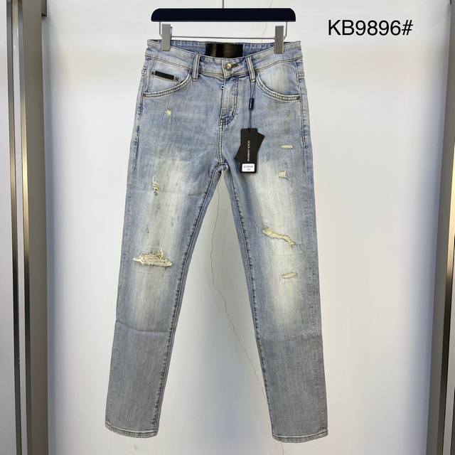 D&G2025夏季新款 薄款原单狠货牛仔裤 原版五金皮牌 版型超正.修身不紧身 超级有范 原版定制水洗牛仔面料 原版五金辅料开模 上身帅气十足 码数 29-36