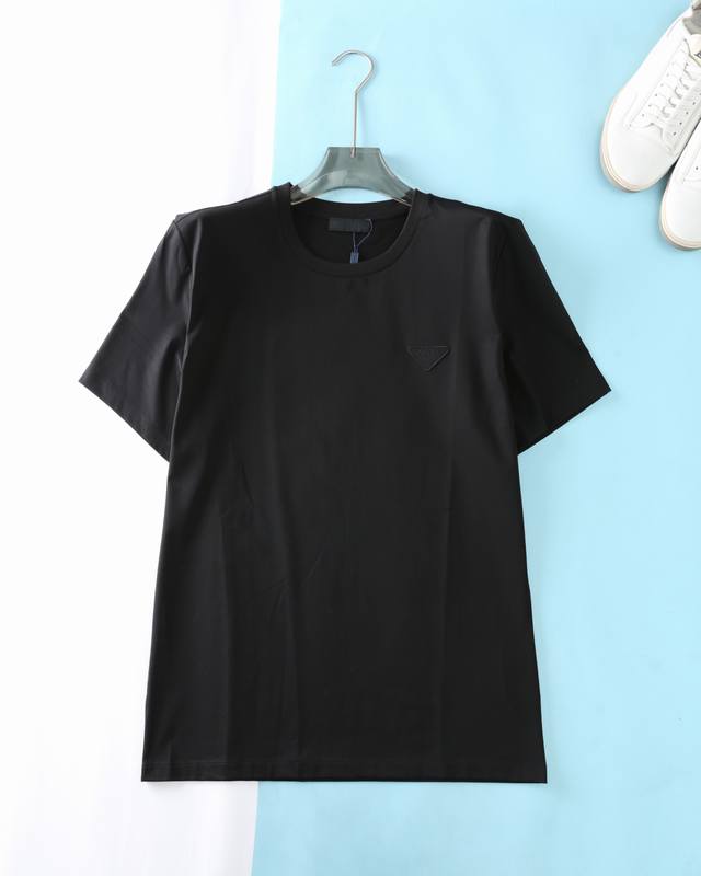 pa*拉 25Ss春夏新款高支双丝光棉圆领短Tee 男士经典三角标装饰时尚休闲套头短袖T恤衫 贸易公司渠道稀出 同步Gw发售 通勤率极高的基础短Tee 它可以满