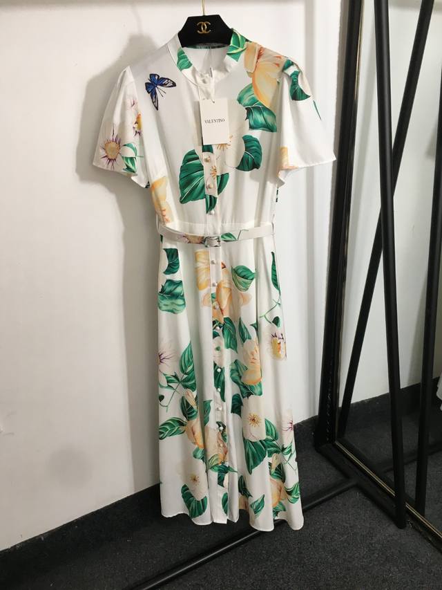 款号20252982 Valentin*新款 气质花卉印花收腰短袖连衣裙 白色 S-Xxl S码 肩宽36 胸围88 腰围72 袖长23 总长130