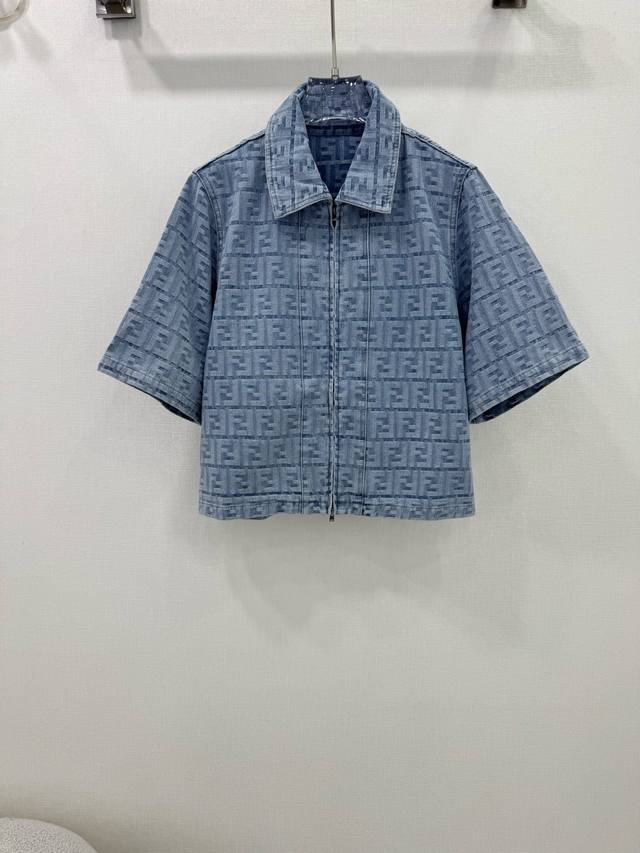 Fend*25新品 系列款同步上新啦 连衣裙翻领外套短裤长裤 Yb定制五金洗水牛仔提花面料 通体双F印花 可甜可盐气质减龄时髦单品 原版定制版型上身超级显瘦 翻