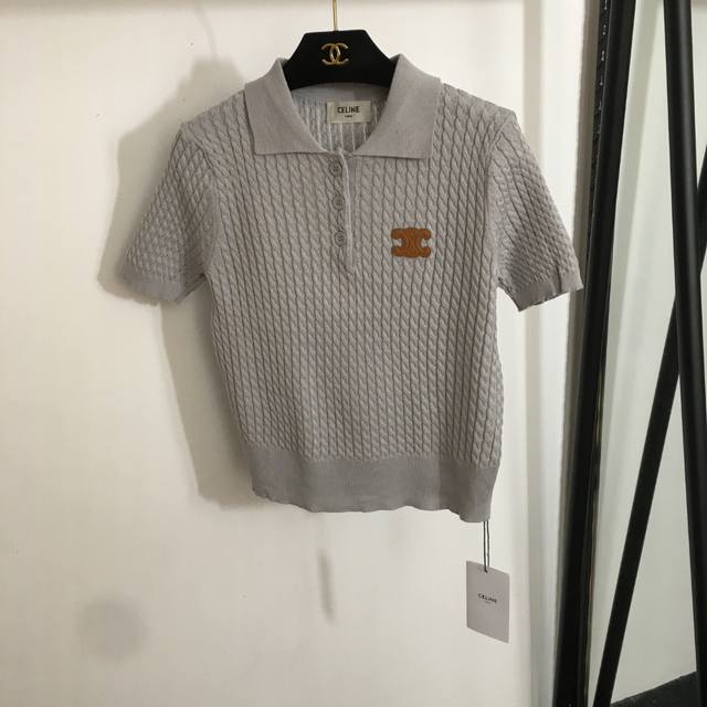 款号20252963 Celin*新款 Logo皮标polo领麻花短袖针织衫 上衣 灰色 红色 藏蓝色 均码 胸围86 袖长20 长51