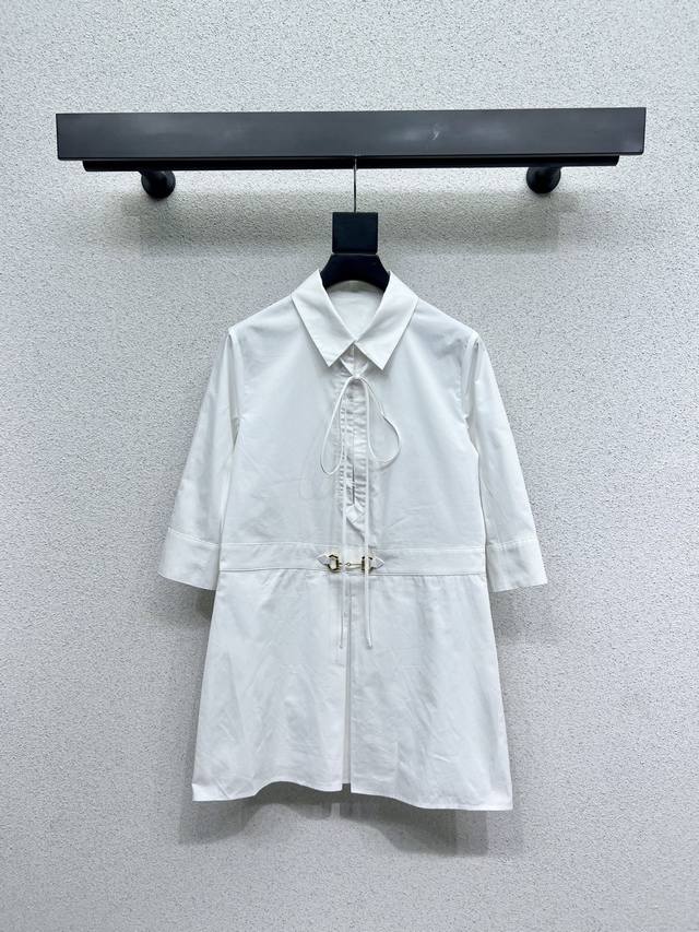 G家衬衣风连衣裙 低调奢华立体剪裁 精简线条感设计 高贵典雅又尽显温柔知性的气质 进口特殊材质 收到手会很惊艳 定制面料质感超赞 高品质 尺码Sml