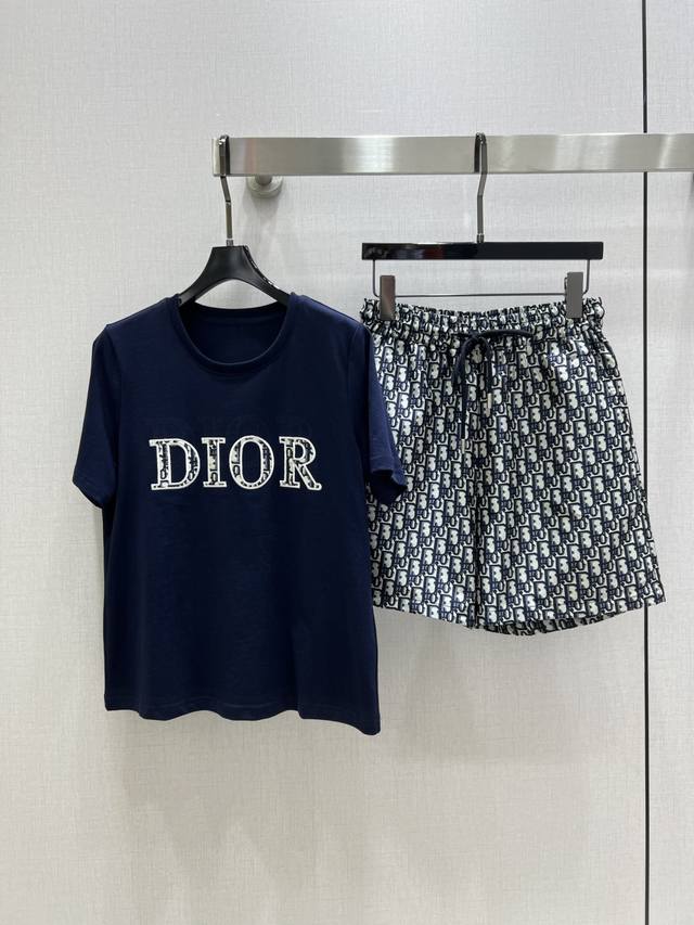 强烈推荐 Dio*2025春夏新款 休闲印花套装 Monograw渗透印花 高级大气 满满的穿搭高级感 创新面料 轻盈柔软 实物非常赞 上身洋气百搭 美美哒 高