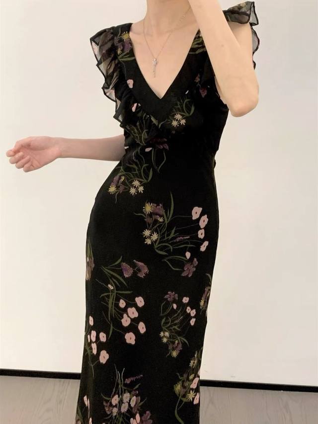 连衣裙 热卖上新 小个子显高~黑色花朵 小飞袖碎花长裙 斜纹裁版型正 垂感好 修身显瘦 Smlxl