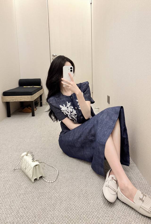 套装 新款时尚绣花牛仔外套半裙套装 非常优美耐看简洁大气的修身收腰显瘦 Sml Xl