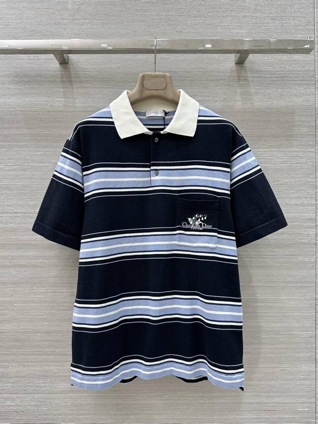 原单品质 独家首发 Miss D*25早春新品 男女同款 铃兰花刺绣休闲针织短袖上衣 加密纺棉质针织加Logo字母图案时髦帅气 男女同款宽松版型超百搭 立体剪裁
