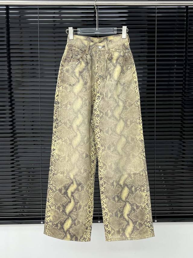 25新品 Acn* 蛇纹印花宽松长裤蛇年限定 超绝逼真蛇纹印花裤子 潮人人手一件 怎么搭配都很范 版型是宽松的 所以任何身形都可以驾驭 男女同款 Sml