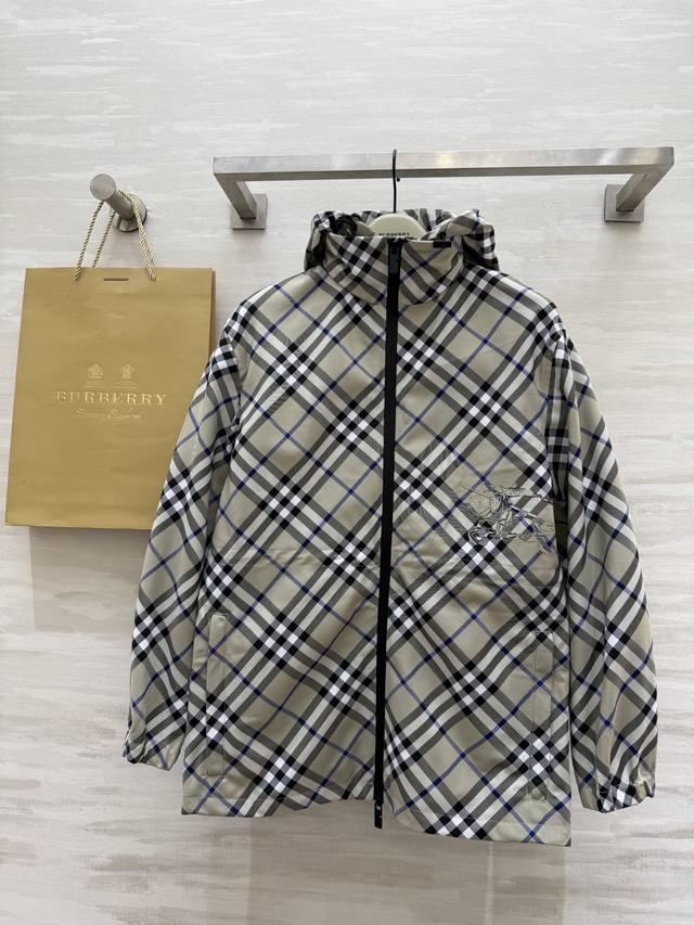Burberr2春夏新款 英伦风连帽外套 高品质 现货首发2色 Uk 4 6 8 10 12 6码肩宽 48 胸围 102 衣长 73