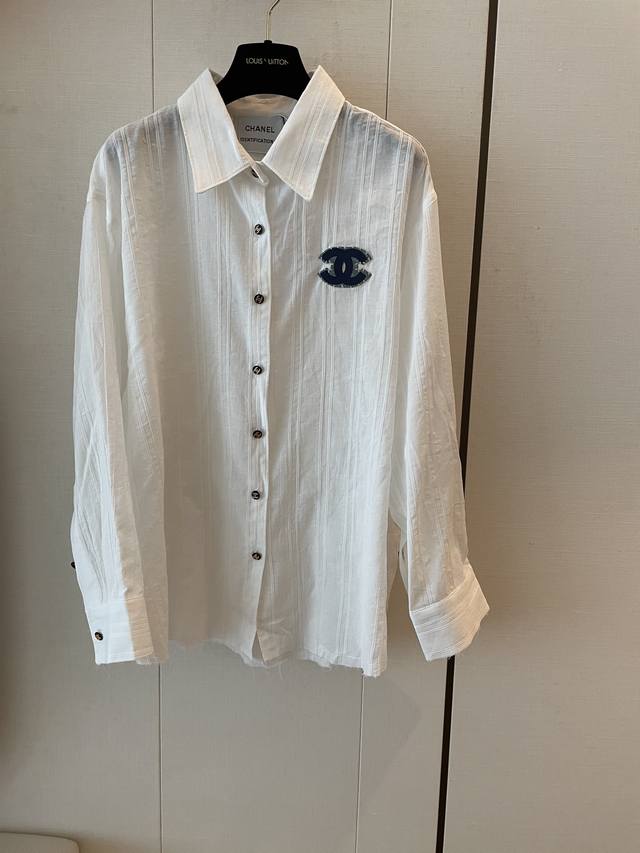 cc Vintage新款 度假风法式慵懒棉麻白衬衫 全棉材质 舒适轻薄透气 竖坑条压褶装饰 减龄甜美 毛边设计 包容显瘦气质优雅 尺码均码