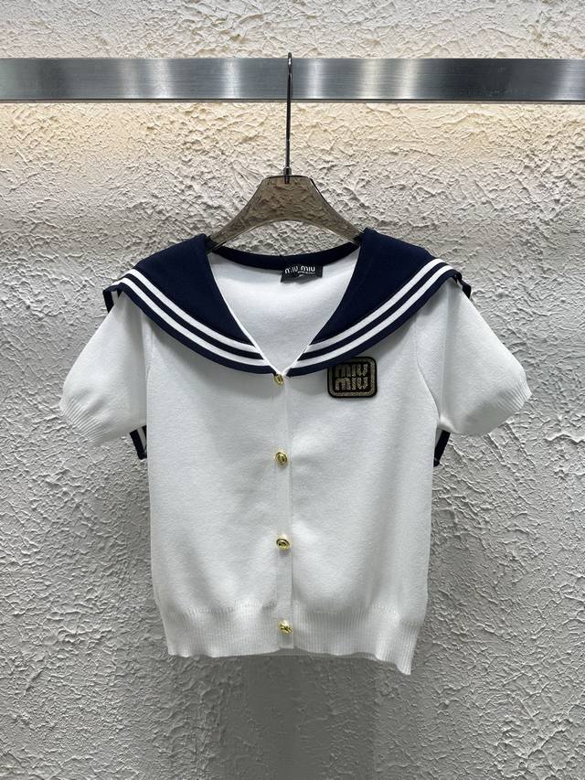 上新 款号:82632 miumi 25夏季新款海军风减龄针织短袖