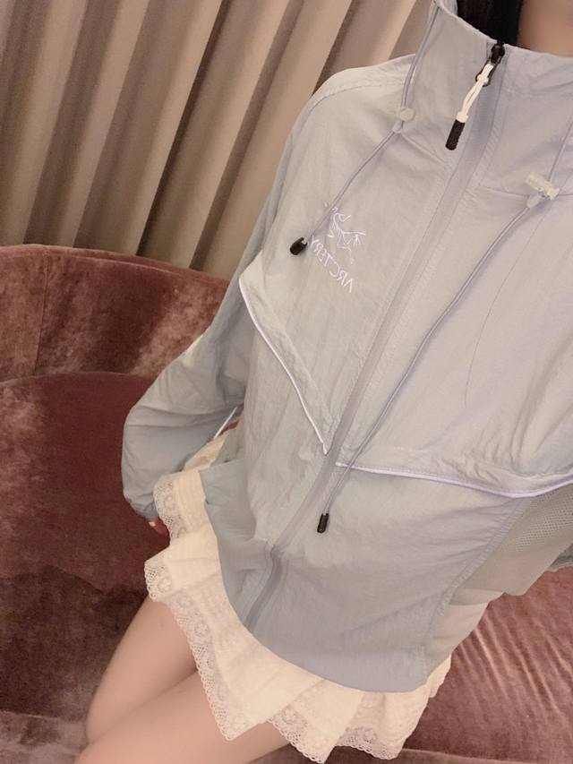 新款现货款号D7360 模特实拍图片已保护 鸟家防晒透气外套 尺寸Sml 元