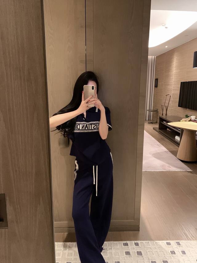 新款现货款号D7381 模特实拍图片已保护 D家提花针织套装 尺寸均码 -130斤 140元