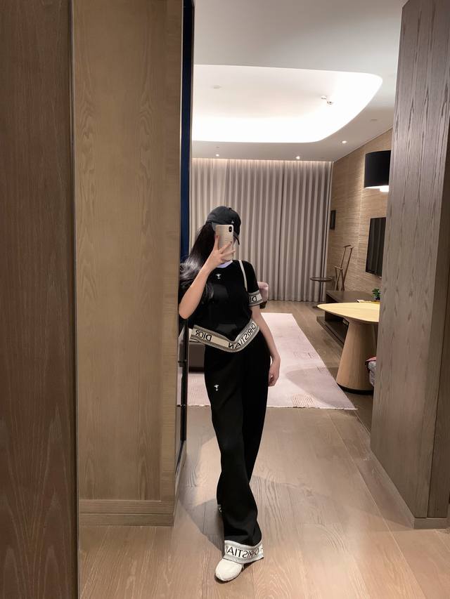 新款现货款号D7351 模特实拍图片已保护 D家休闲针织套装 尺寸均码 -130斤 150元