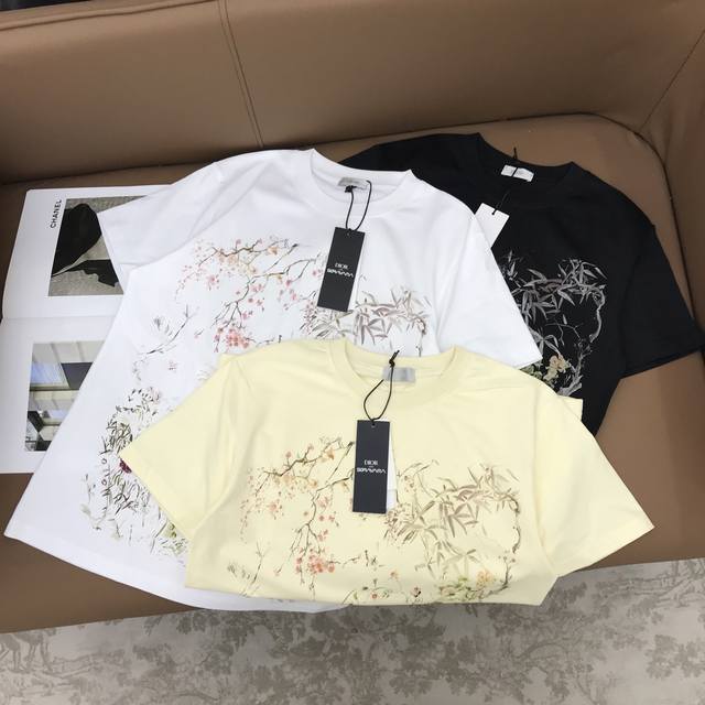 新款定制 S M L Dio**碎花字母Logo图案圆领短袖T恤 黑色白色杏色