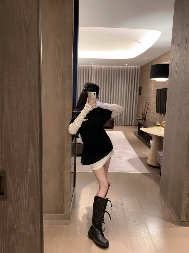 模特实拍已加入保护 货号 10673 缪缪千金风双层假两件长T 黑色 灰色
