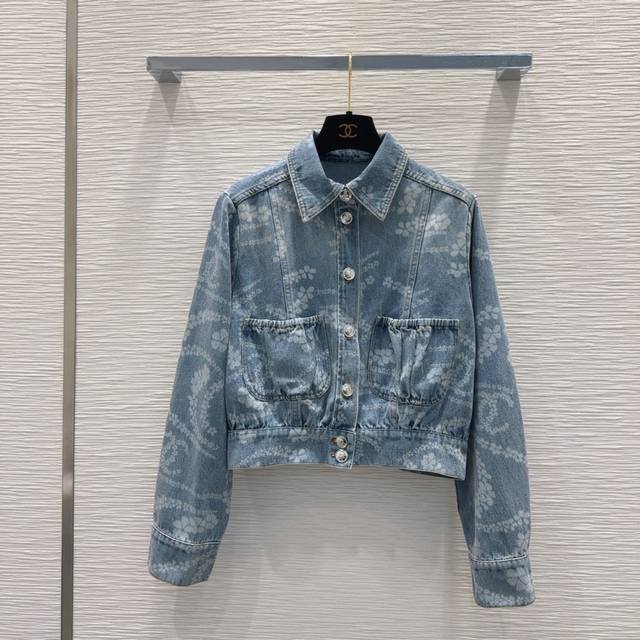 chane* 2025Ss季新品 怀旧感系列 做旧效果素颜牛仔 高颜值 全系列出品 百搭无烦恼 就是很干净的感觉 人手必备 真的很赞 手感很舒服的洗水牛仔棉 做