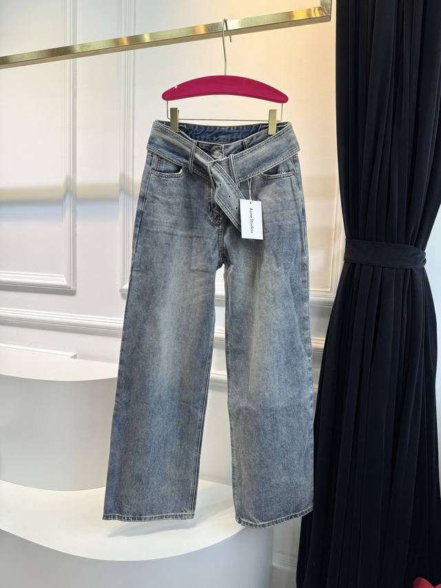 Acne 新款 25Ss 腰带牛仔裤 腰带不可拆卸 田曦薇同款 小田同款蓝色宽边腰带裤裤子版型很好 遮肉显瘦修饰腿型很爱裤脚微微堆积感 腰带设计也很独特时髦 整