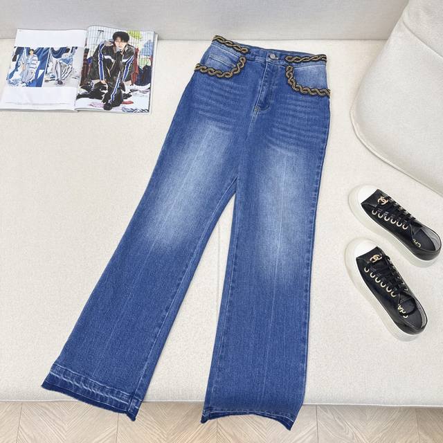 时髦精必入 Vltn 25Ss 早春最新款重工艺立体钉珠装饰牛仔直筒裤高品质牛仔裤面料 高腰立体剪裁版型不挑人 可甜可盐上身潇洒帅气 细节加分 一色现货发售Sm