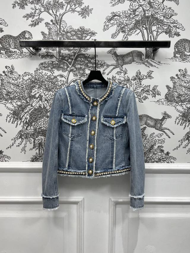 Balmai*25春夏新品 链条捆边珍珠扣牛仔外套 自带名媛大小姐气质 高级又时髦 短款版型设计 精致又高级 立体廓形剪裁 自带垫肩 轻松拿捏直角肩 毛边+链条