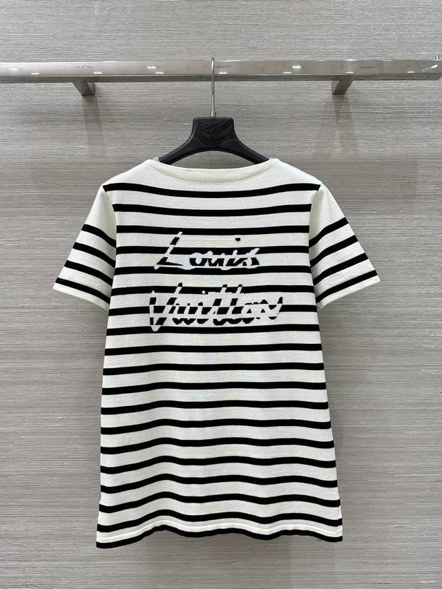 爆单推荐 原单品质Lou* 25春夏新品航海系列 条纹控字母提花一字领肩针织短袖上衣 甜酷女孩时髦单品 定位绳索提花图案设计解锁所有穿搭 进口羊毛纱线质感超赞