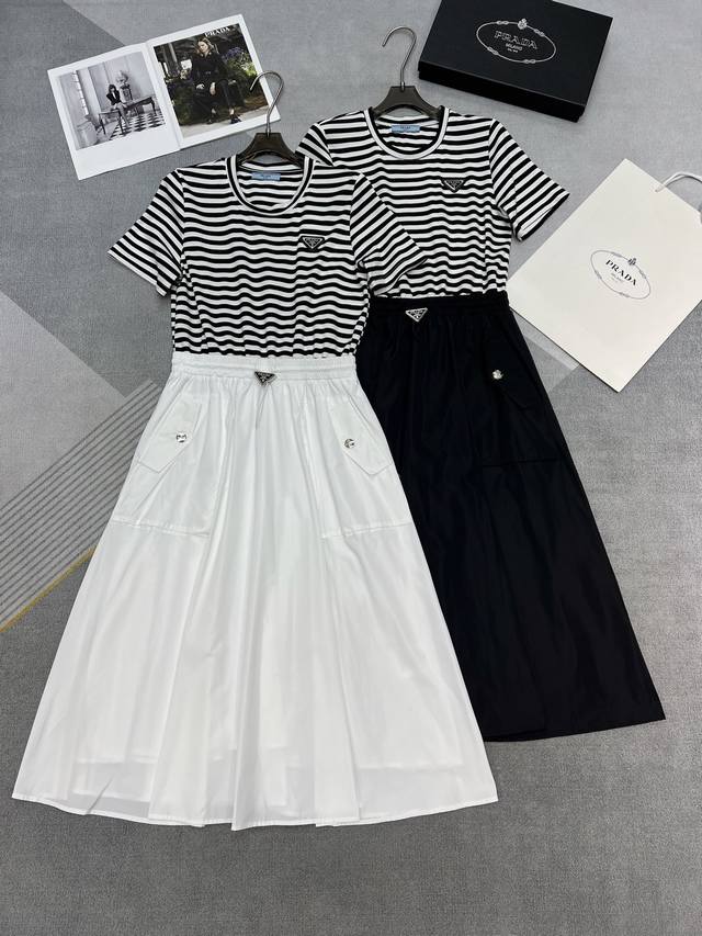 高品质prada* 25Ss新款连衣裙 条纹拼接设计 收腰显瘦 经典三角标 高品质 两色三码Sml