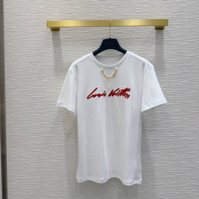 Louis Vuitto*2025Ss新款T恤 密度很高手感超好 真的费劲心血的一款 细节完美常规版型 上身完全不挑人简单大方 瞬间提升气质 爆款推荐 码数Sm