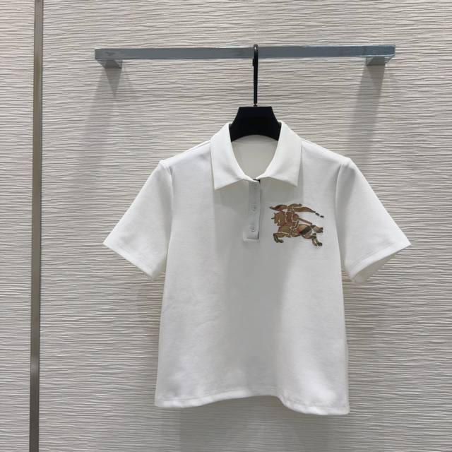 Burberr* 2025Ss新款 密度很高手感超好 真的费劲心血的一款 相似度极高 细节完美常规版型 上身完全不挑人简单大方 瞬间提升气质 爆款推荐 码数Sm