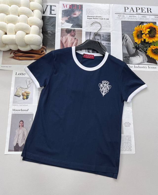 Gucci25Ss春夏新款拼接螺纹圆领短袖T恤丨独家高版出品 精致常规版型上身巨显瘦 定制最新徽章刺绣 低调奢华 时髦精必备单品解锁所有穿搭 认准我家品质 经典