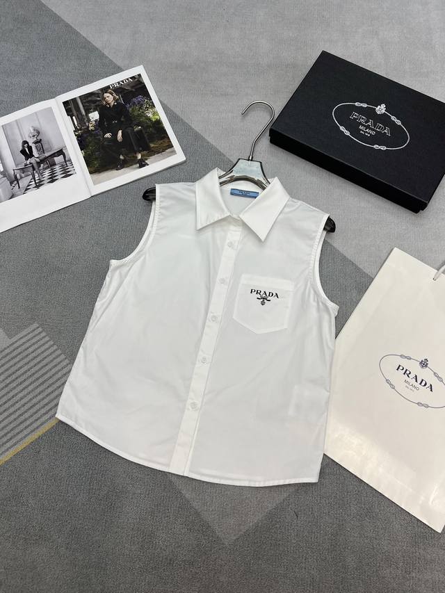 高品质prada2025夏季新款翻领无袖马甲衬衫简约大气胸前Logo印花经典百搭白色Sml